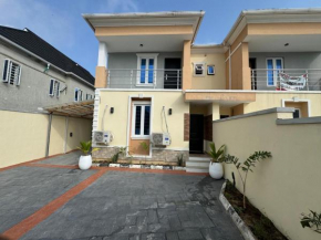 Luxuria Homes Ajah